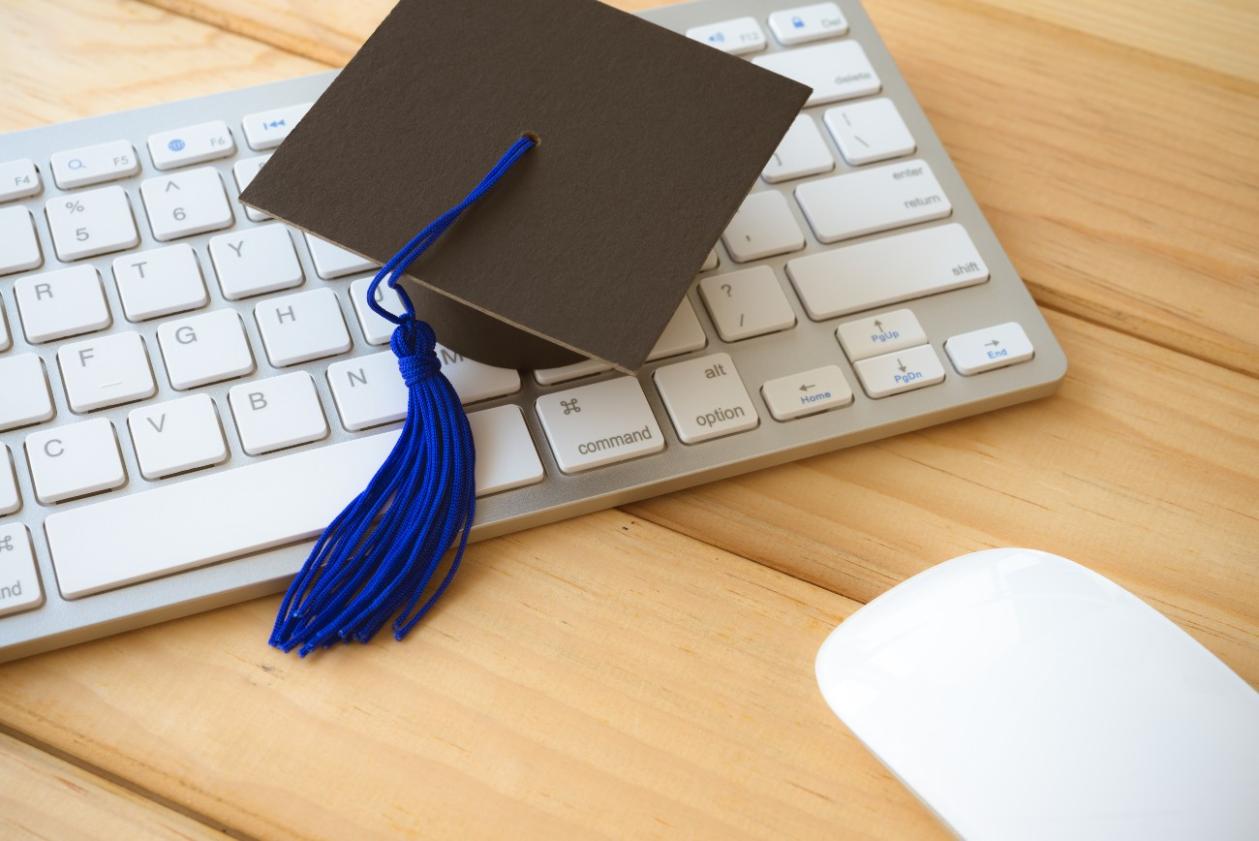 What Are The Benefits And Drawbacks Of Earning A Superscript Online Degree?